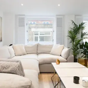 Shoreditch - Immaculate 2 Bedrooms Flat For 6 London